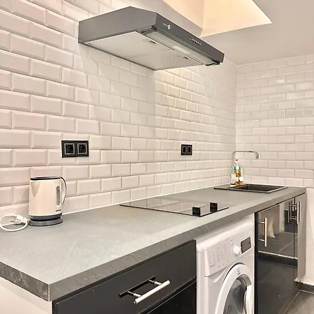 Bed & Breakfast Cozy Near Marais On Rue Trousseau Paris