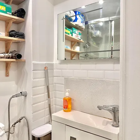 Bed & Breakfast Cozy Near Marais On Rue Trousseau Paris