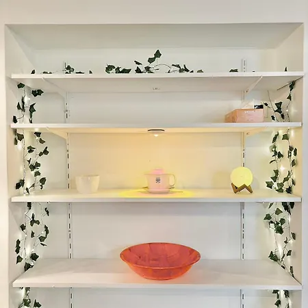 Bed & Breakfast Cozy Near Marais On Rue Trousseau *